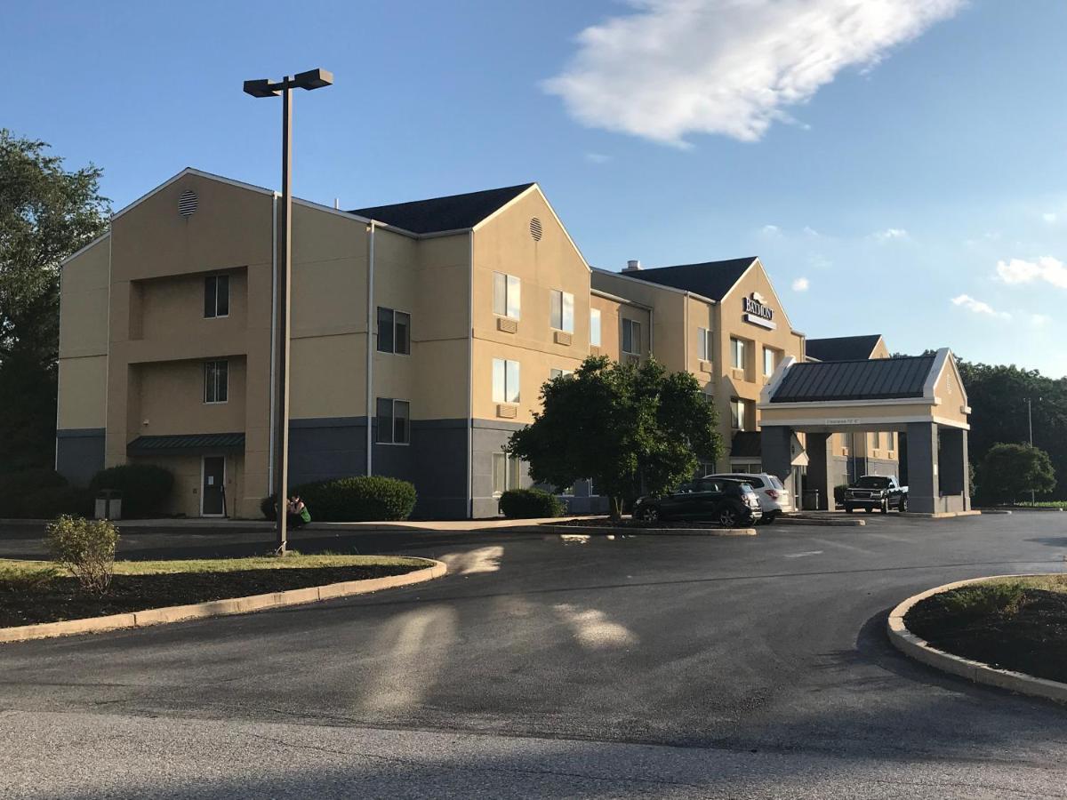 Baymont By Wyndham Chambersburg Hotel Exterior photo